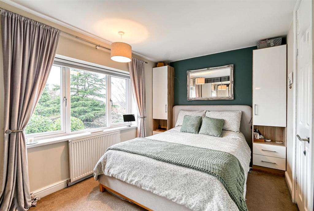 7 Woodberry Close-14.jpg