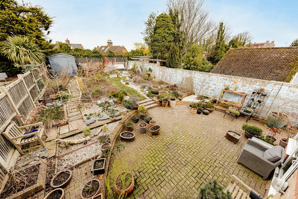Rear Garden (2)