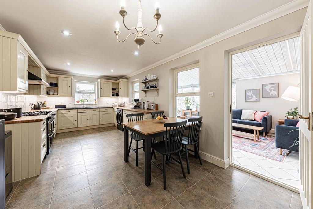 Kitchen Dining Room (2)