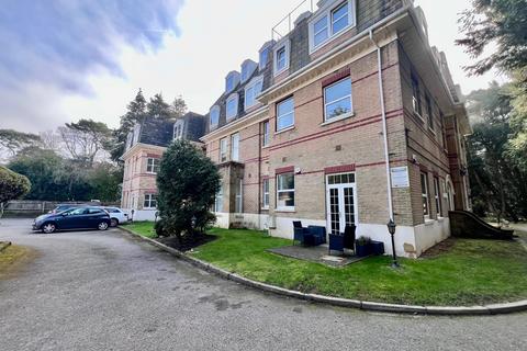 2 bedroom flat to rent, Manor Road, Bournemouth, BH1