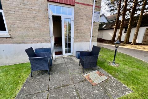 2 bedroom flat to rent, Manor Road, Bournemouth, BH1