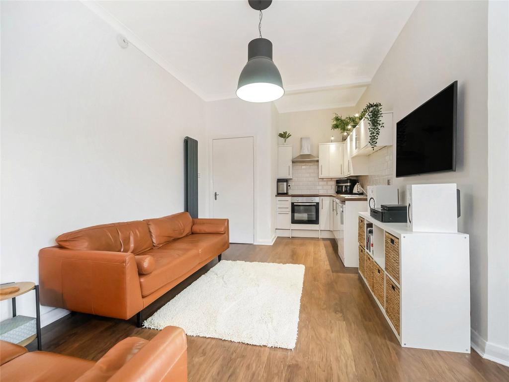 Lounge/Kitchen