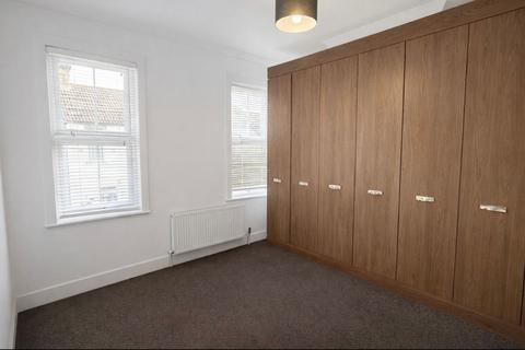 undefined, Oakleigh Avenue, Southend-On-Sea, SS1