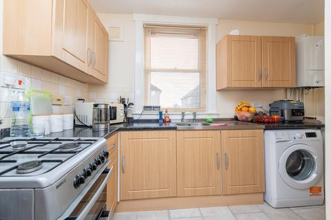 2 bedroom flat for sale, Macindoe Crescent, Kirkcaldy KY1