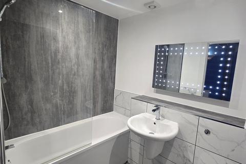 2 bedroom flat to rent, Johns Place, Edinburgh EH6