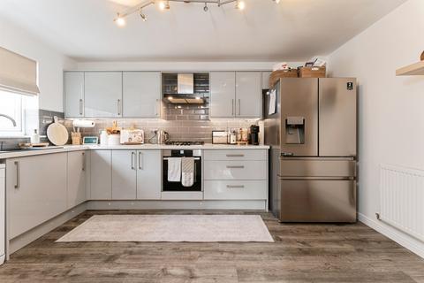 5 bedroom end of terrace house for sale, Guernsey Way, Littleport, Ely