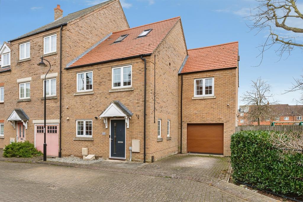 5 bedroom end of terrace house for sale