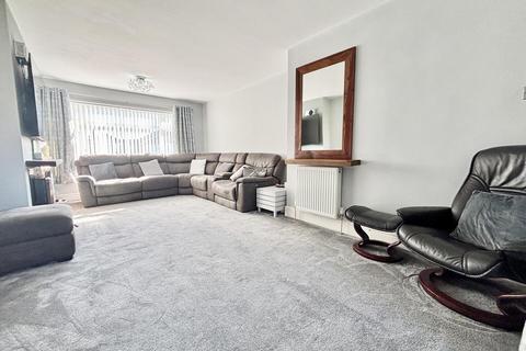 4 bedroom semi-detached house for sale, Grange Avenue, Garforth, Leeds, LS25