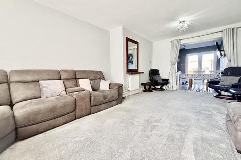 4 bedroom semi-detached house for sale, Grange Avenue, Garforth, Leeds, LS25