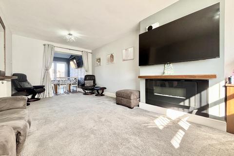 4 bedroom semi-detached house for sale, Grange Avenue, Garforth, Leeds, LS25