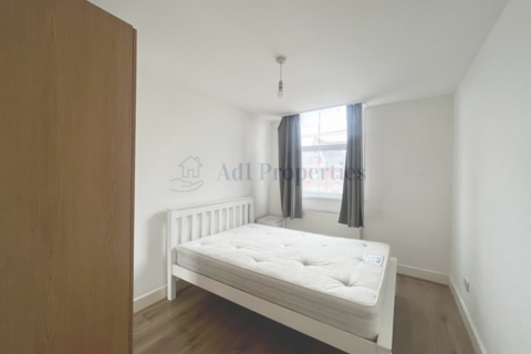 2 bedroom flat to rent, Longley Road, SW17 9LL