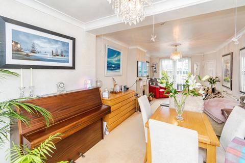 3 bedroom semi-detached house for sale, Causeway Crescent, Totton, Southampton, Hampshire, SO40
