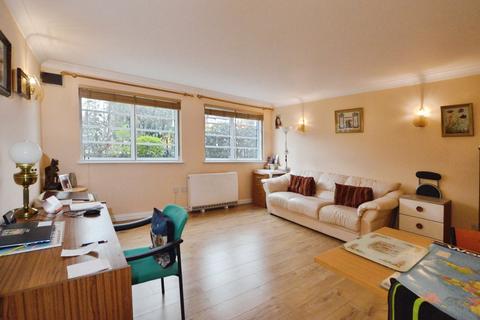 2 bedroom apartment for sale, Derwent Road, London W5