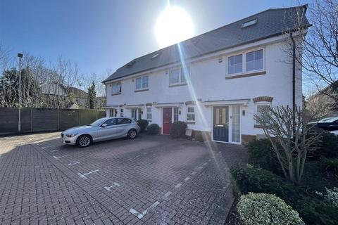3 bedroom terraced house to rent, Boscombe Grove Road, Bournemouth