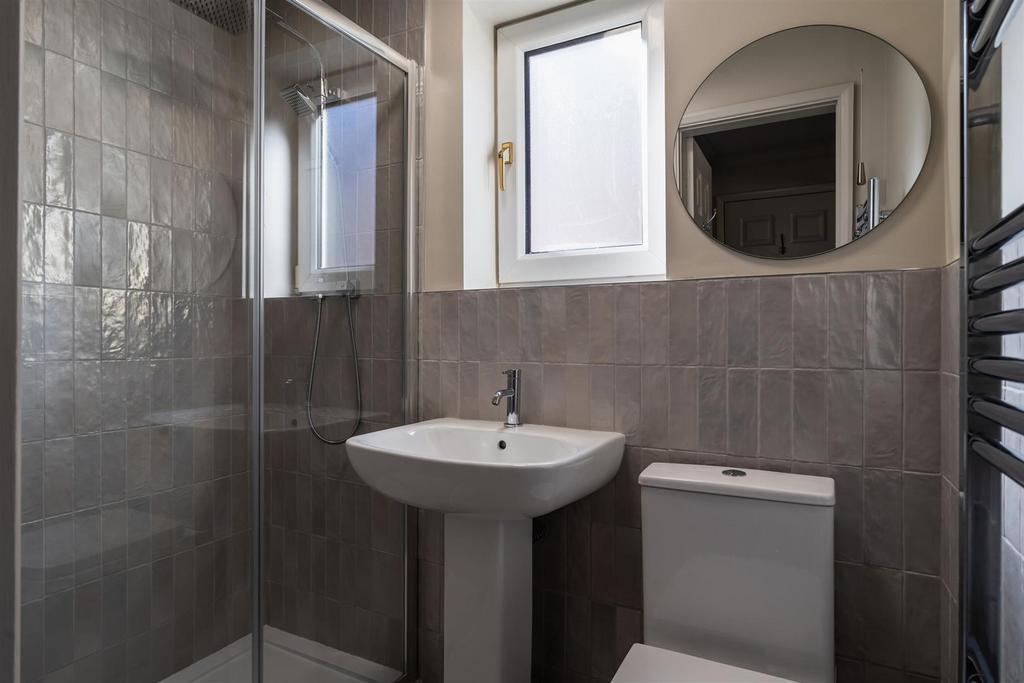 Master En-Suite Shower Room