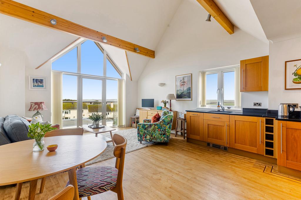 Kitchen/lounge