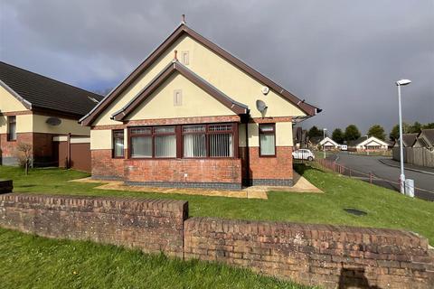 4 bedroom detached bungalow for sale, Yr Hafod, Ammanford SA18