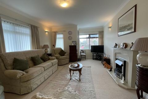 4 bedroom detached bungalow for sale, Yr Hafod, Ammanford SA18