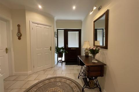 4 bedroom detached bungalow for sale, Yr Hafod, Ammanford SA18