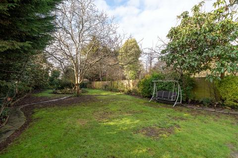 undefined, Gunnersbury Avenue, Ealing, W5