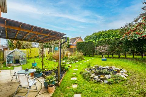 4 bedroom detached house for sale, Wheelwright Close, Eastbourne, East Sussex, BN22