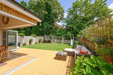 undefined, Halcyon Close, Oxshott, KT22