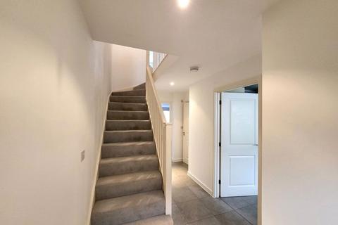 2 bedroom house to rent, Lewis Road, Hawkinge