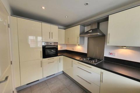 2 bedroom house to rent, Lewis Road, Hawkinge