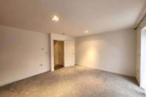 2 bedroom house to rent, Lewis Road, Hawkinge