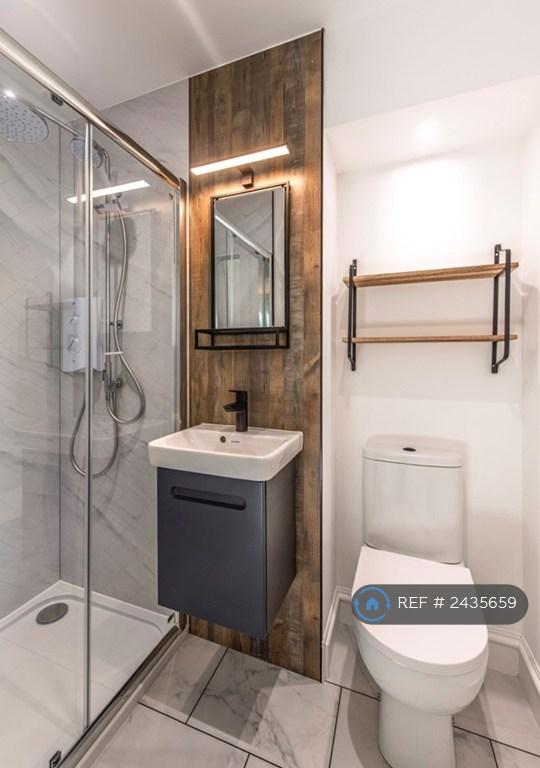 En-Suite Bedroom