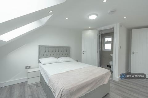 5 bedroom end of terrace house to rent, Lakehall Road, Thornton Heath, CR7