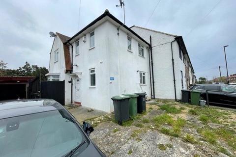 3 bedroom end of terrace house to rent, Shroffold Road, Bromley, BR1