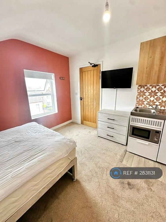 Room 10 23 Charlotte Street