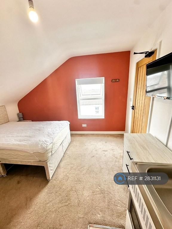 Room 10 23 Charlotte Street