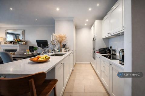 2 bedroom flat to rent, Point West, London, SW7