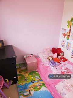 3 bedroom semi-detached house to rent, St. Michaels Court, Slough, SL2