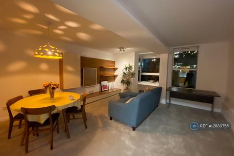 2 bedroom flat to rent, Kestrel House, London, SW11