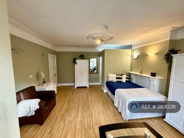 Room10