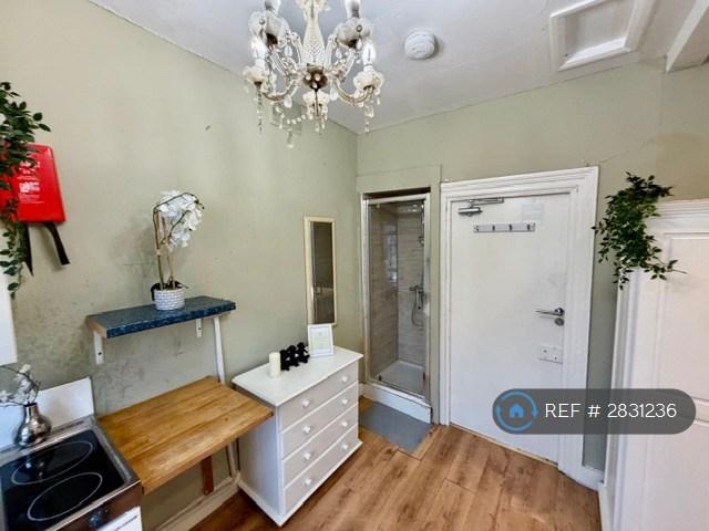 Room1