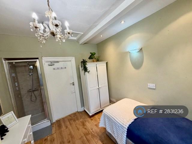 Room1