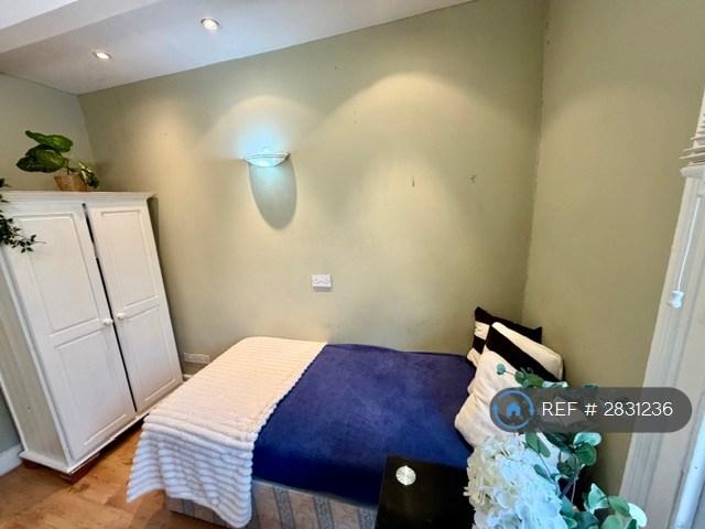 Room1