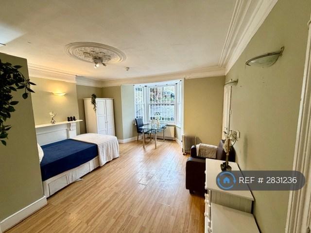Room10