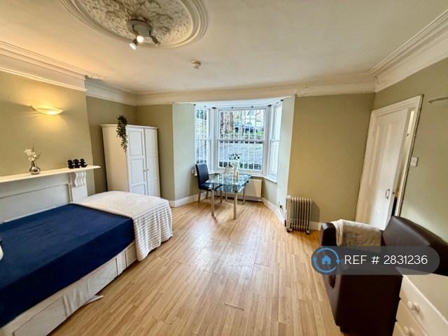 Room10