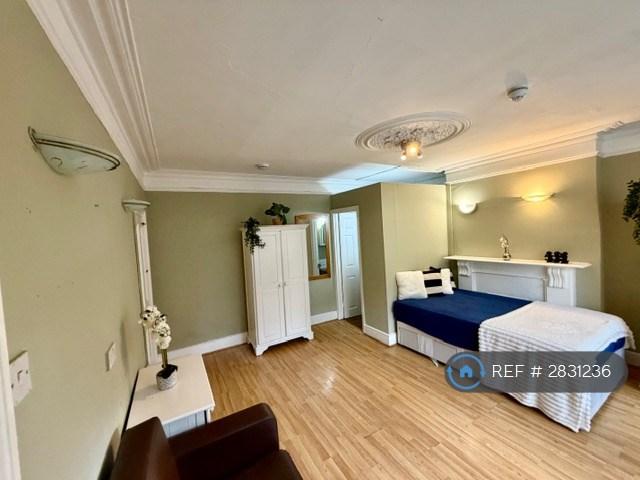 Room10