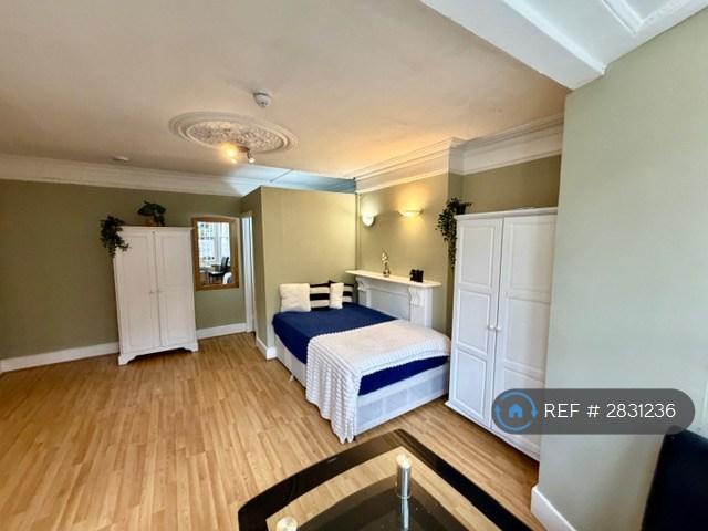 Room10