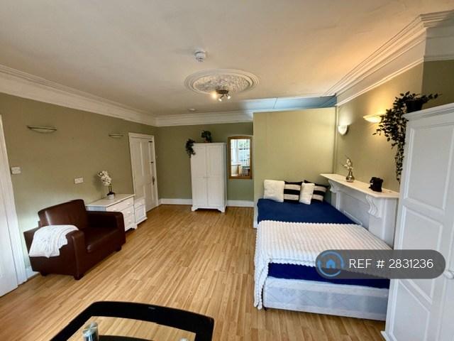 Room10