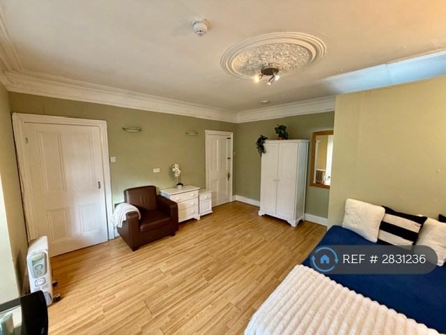 Room10