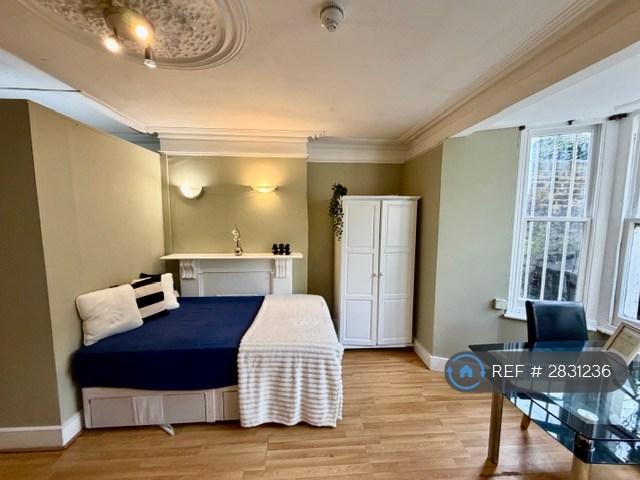 Room10