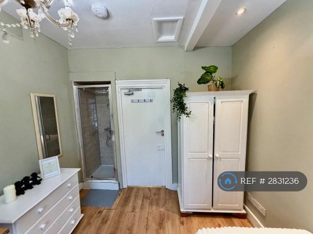 Room1