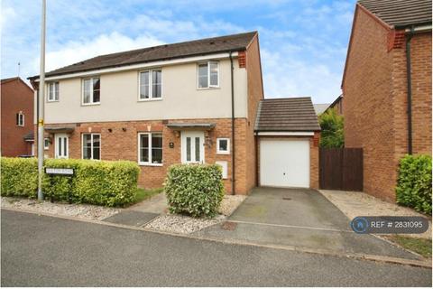 3 bedroom semi-detached house to rent, Oulton Road, Rugby, CV21